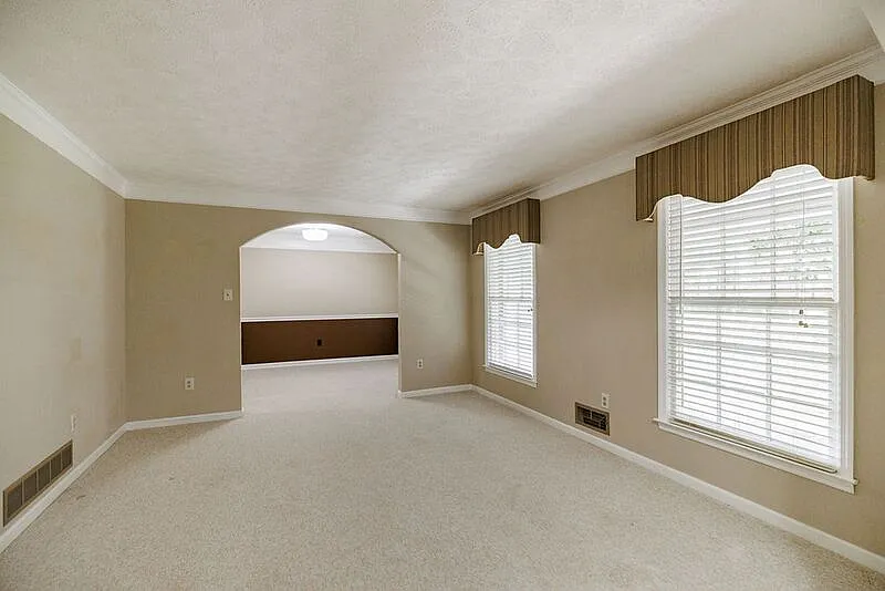 3 bed, 3.0 bath, $2,200 — Photo 3