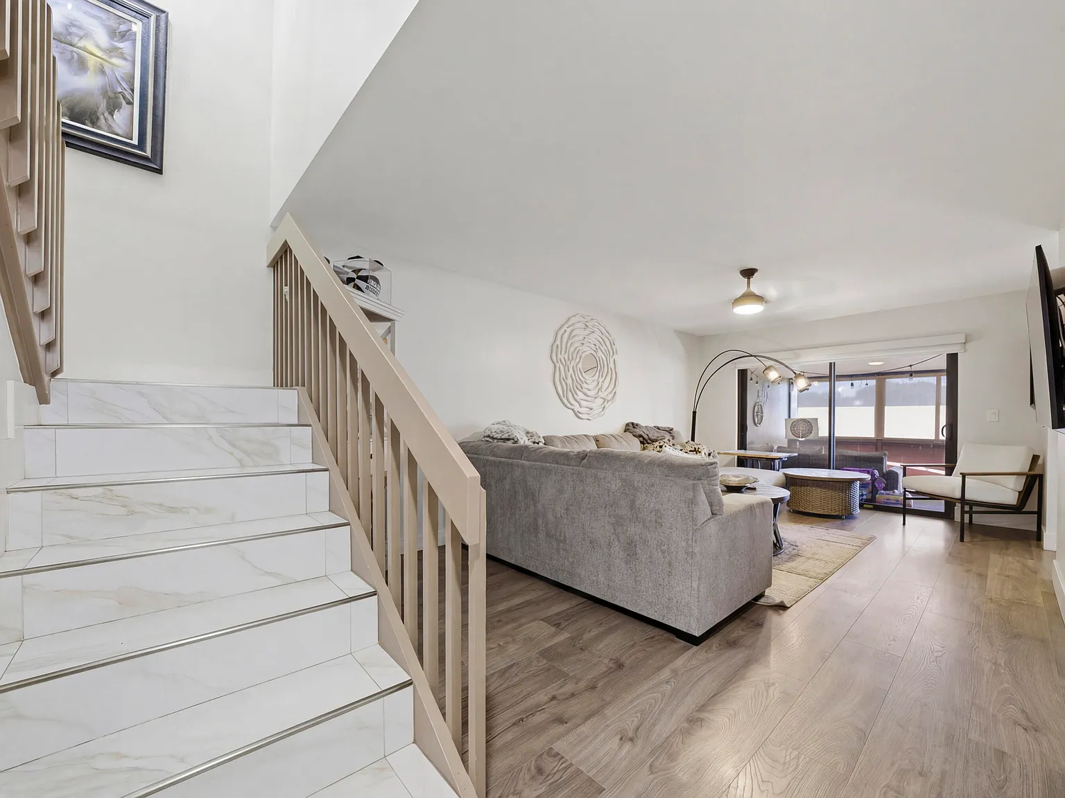 4 bed, 2.5 bath, 1937 sqft, $3,995 — Photo 1