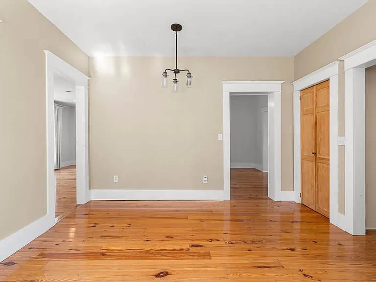 2047 N Sumner St — Photo 13