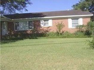 32 Ridgecrest Dr, Luverne, AL 36049