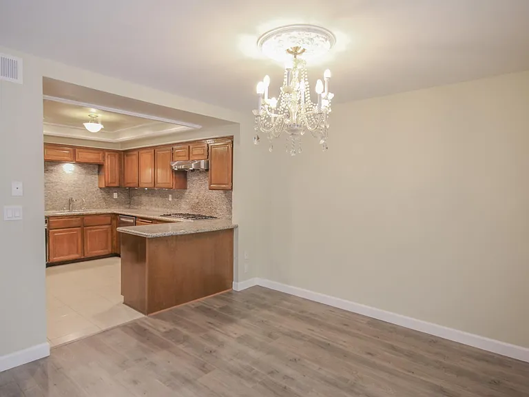 405 Genoa St #2 — Photo 16