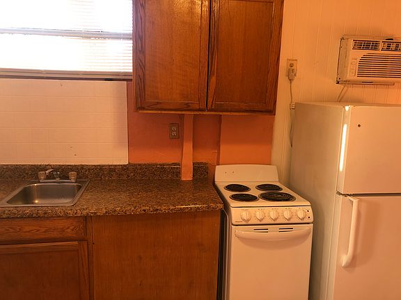 4th image of 1229 Center St #2