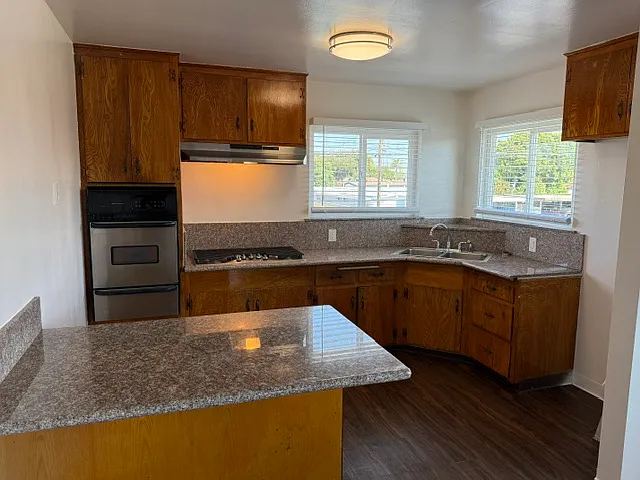 2 bed, 800 sqft, $2,150 — Photo 3