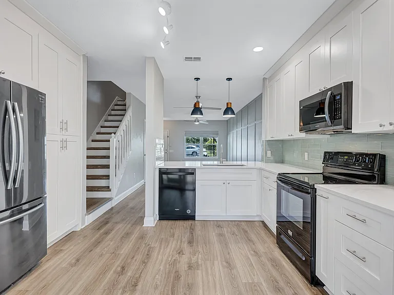 12450 Berkeley Square Dr — Photo 10