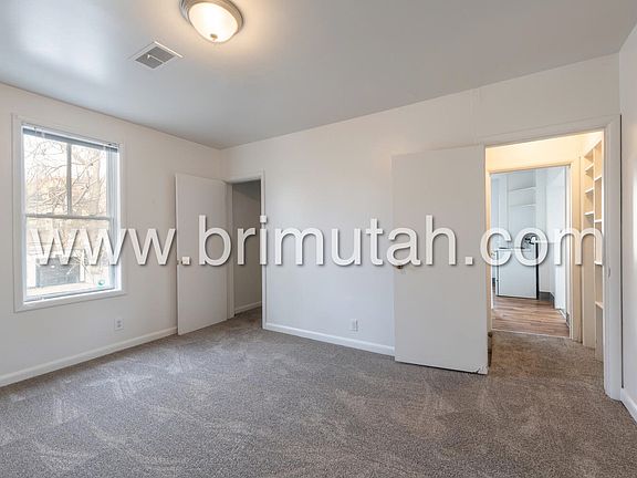 3rd image of 1261-1267 E Alameda Ave #1265