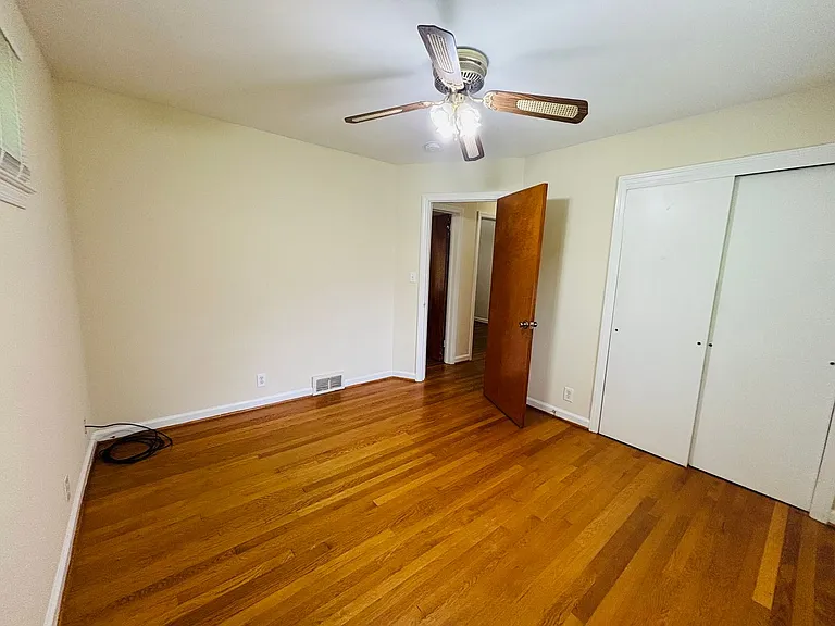 709 Barringer Dr — Photo 15