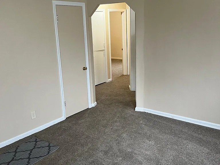 27321 Hopkins St — Photo 3