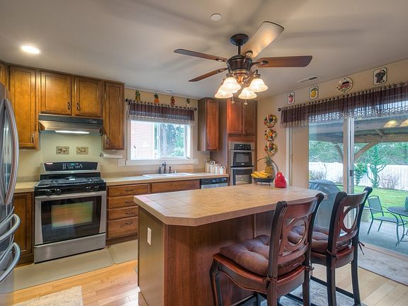 4th image of 1334 Packwood Ave