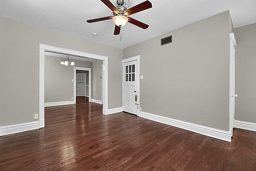 4th image of 2057A Alfred Ave