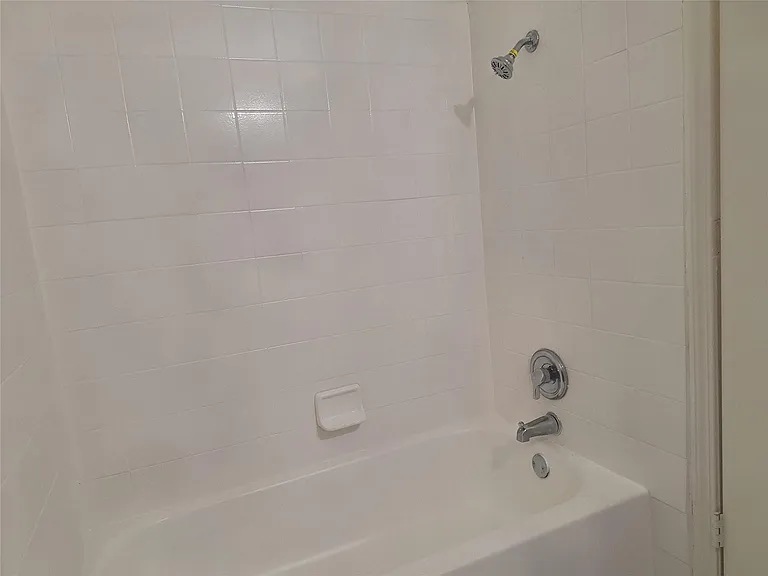 6005 Barry Dr — Photo 13