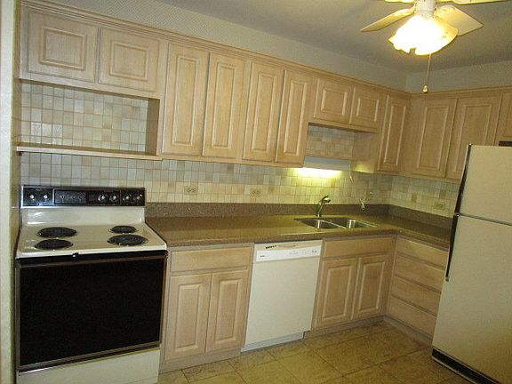 5th image of 18315 Burnham Ave APT 304