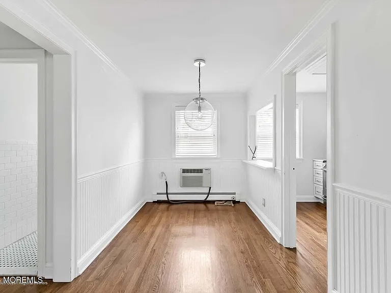 138 Manor Dr — Photo 4