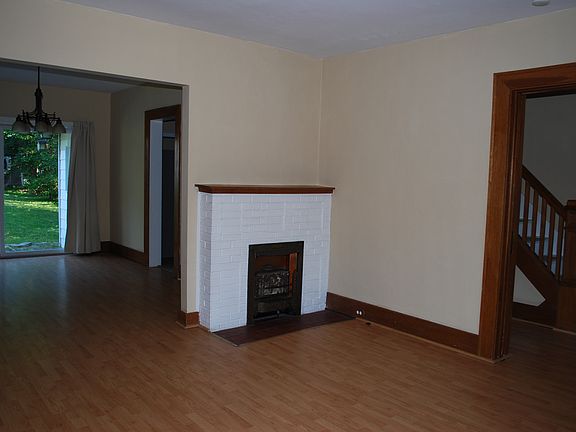 2nd image of 350 E 29th St