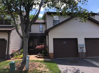 423 Oak Knoll Dr #42-3, Englishtown, NJ 07726