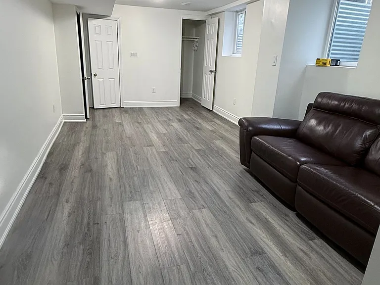 50 Thorntree Cres #BASEMENT — Photo 2