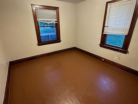 4th image of 866 Merton Ave