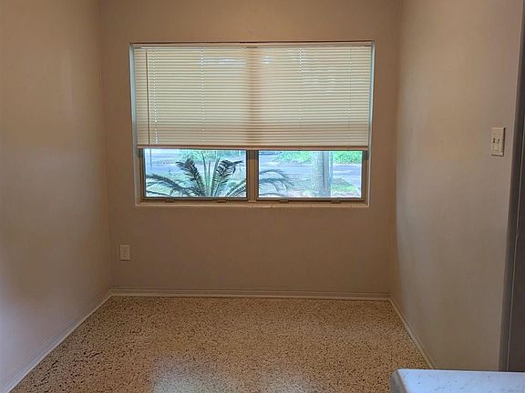 5th image of 623 Edgecliff Dr