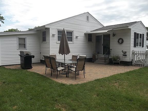 2nd image of 38 Kinglet Dr