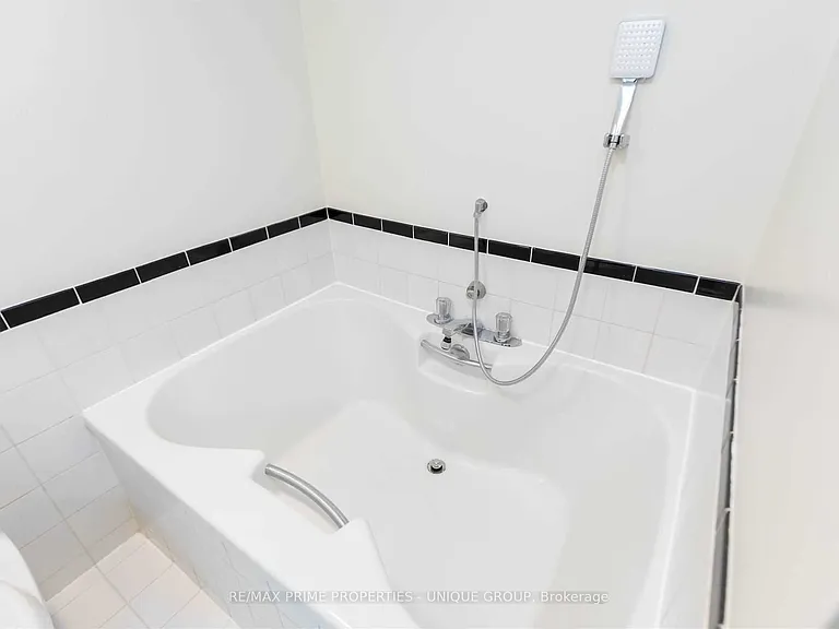 80 Front St E #715 — Photo 22
