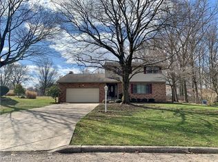 195 Mayflower Dr, Youngstown, OH 44512