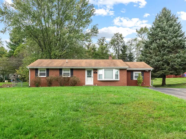 955 McHenry Ave, Christiansburg, VA 24073