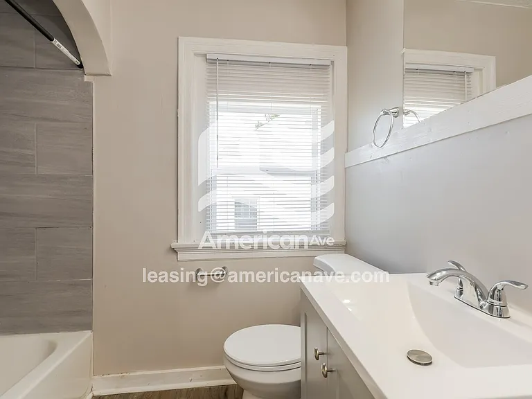 1129927_013_wm_-_bathroom_13189868.jpg