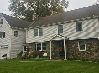 423 Lucille St, Fairfield, CT 06825