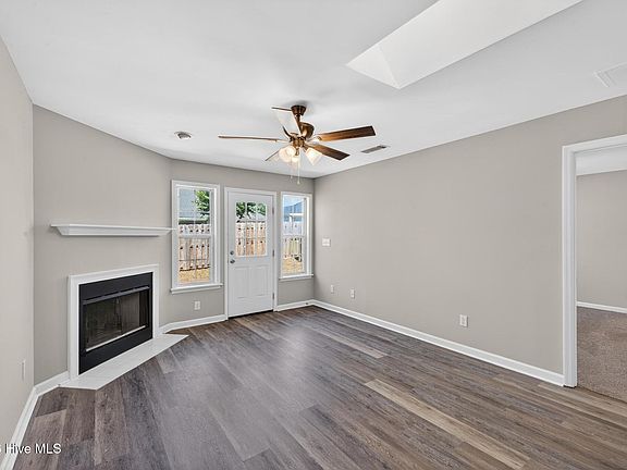 5th image of 22 Summit Commons Court