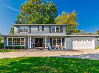 2852 Courville Dr, Bloomfield Hills, MI 48302