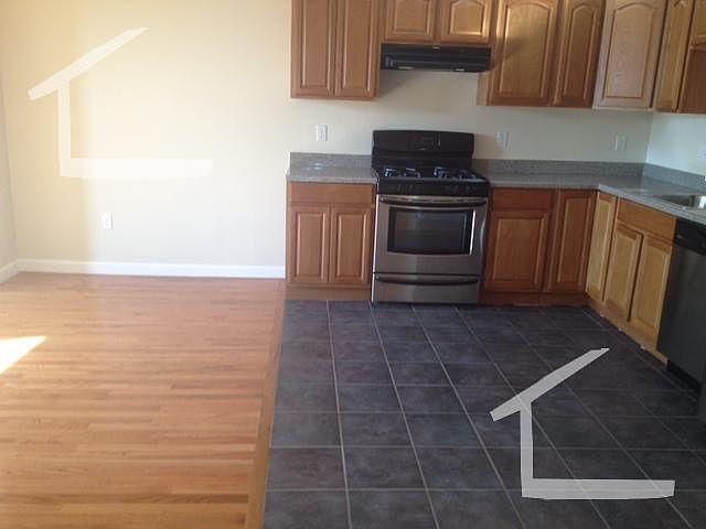 2nd image of 247 Market St #4CA