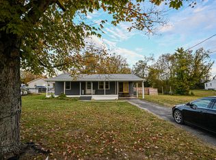 210 Hinkle Hill St E, Bell Buckle, TN 37020