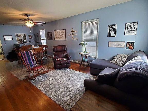 4th image of 311 W 16th St
