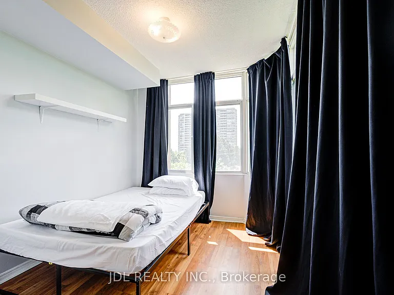 88 Alton Towers Cir #410 — Photo 31