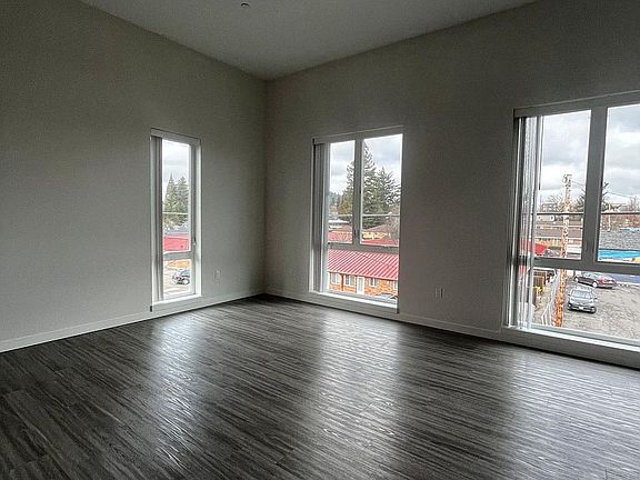 3rd image of 8130 SE Woodward St #105