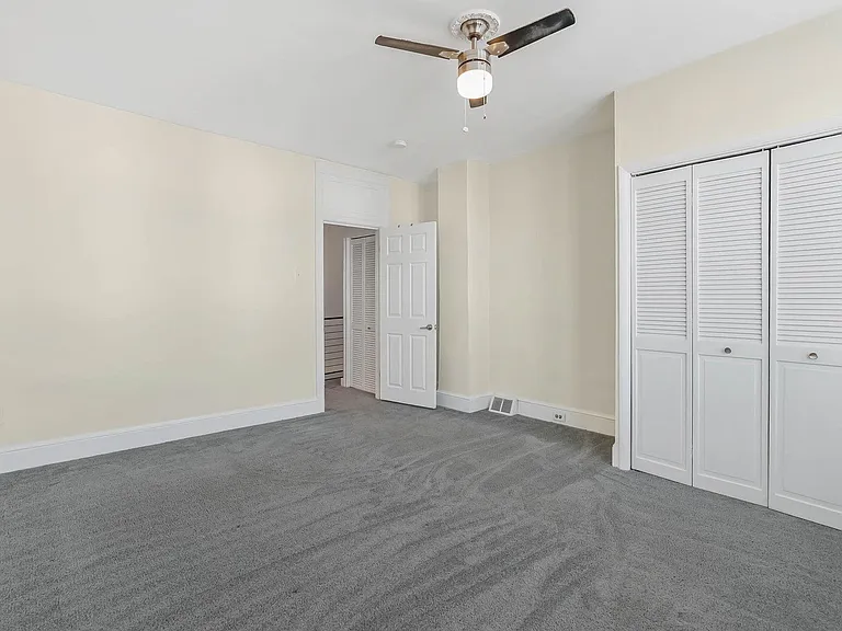 2609 E Ontario St — Photo 20