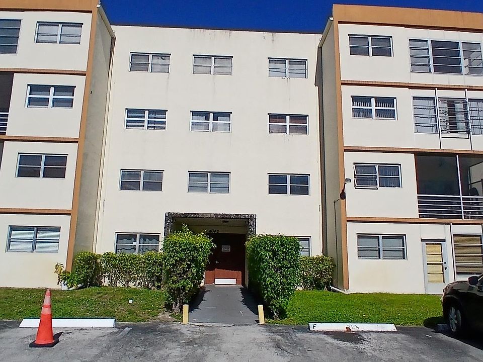 1st image of 4042 NW 19th Street #309