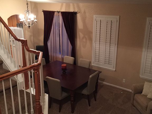 Dining Room w/ Sitting Area