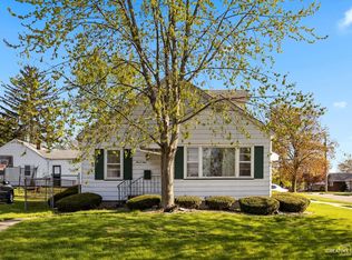 303 Zengele Ave, Aurora, IL 60505