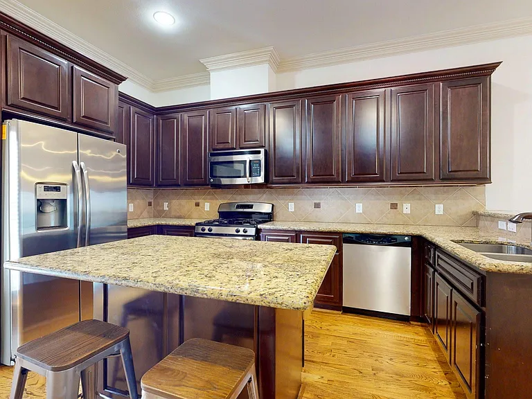2540 Prospect St #B — Photo 3