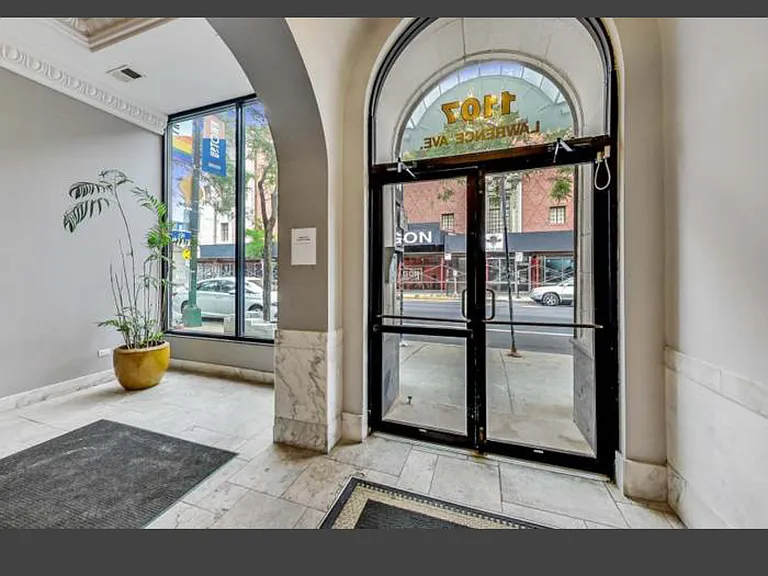 1107 W Lawrence Ave #207 — Photo 16
