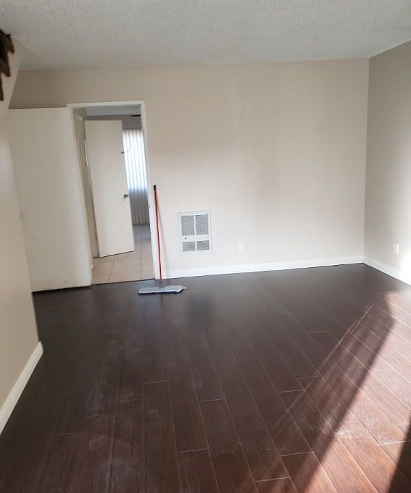 2nd image of 8541 Rose St