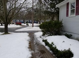 9 Evergreen Ave, Bedford, MA 01730