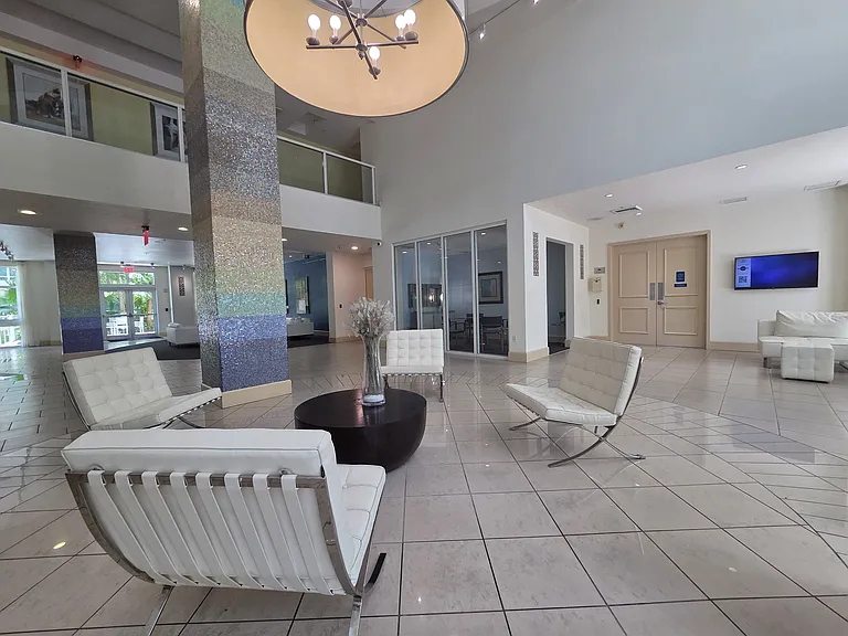2000 N Bayshore Dr #507 — Photo 31