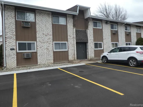 7482 Woodview St APT 4, Westland, MI 48185
