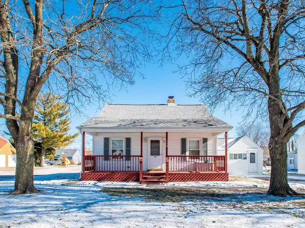 110 Howard St, East Peoria, IL 61611