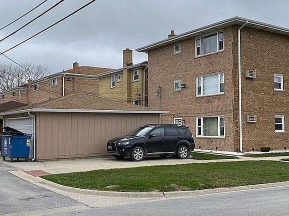 2nd image of 1801 Memorial Dr
