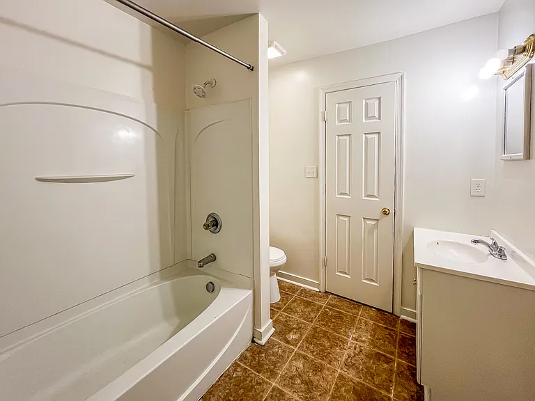 922 Wilcox St — Photo 3