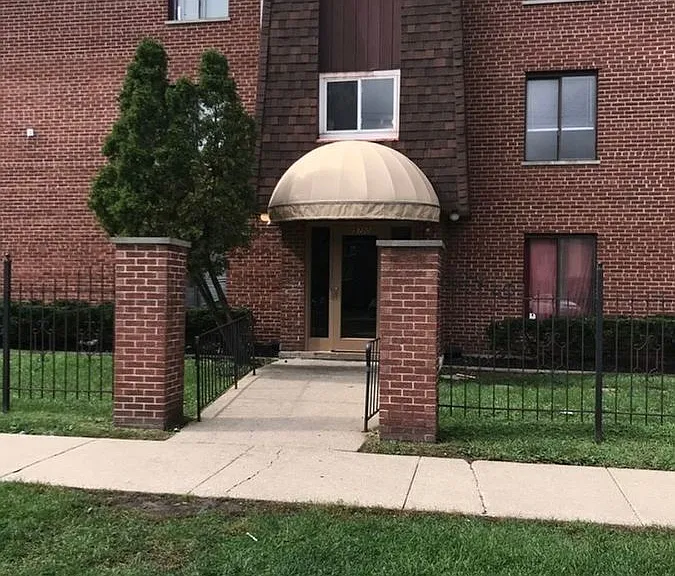 9700 Nottingham Ave #2C — Photo 1