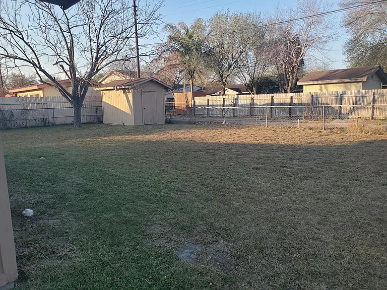 2313 Haine Dr — Photo 10