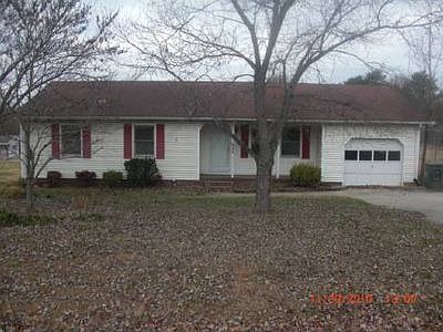 2nd image of 509 Monroe Holt Rd